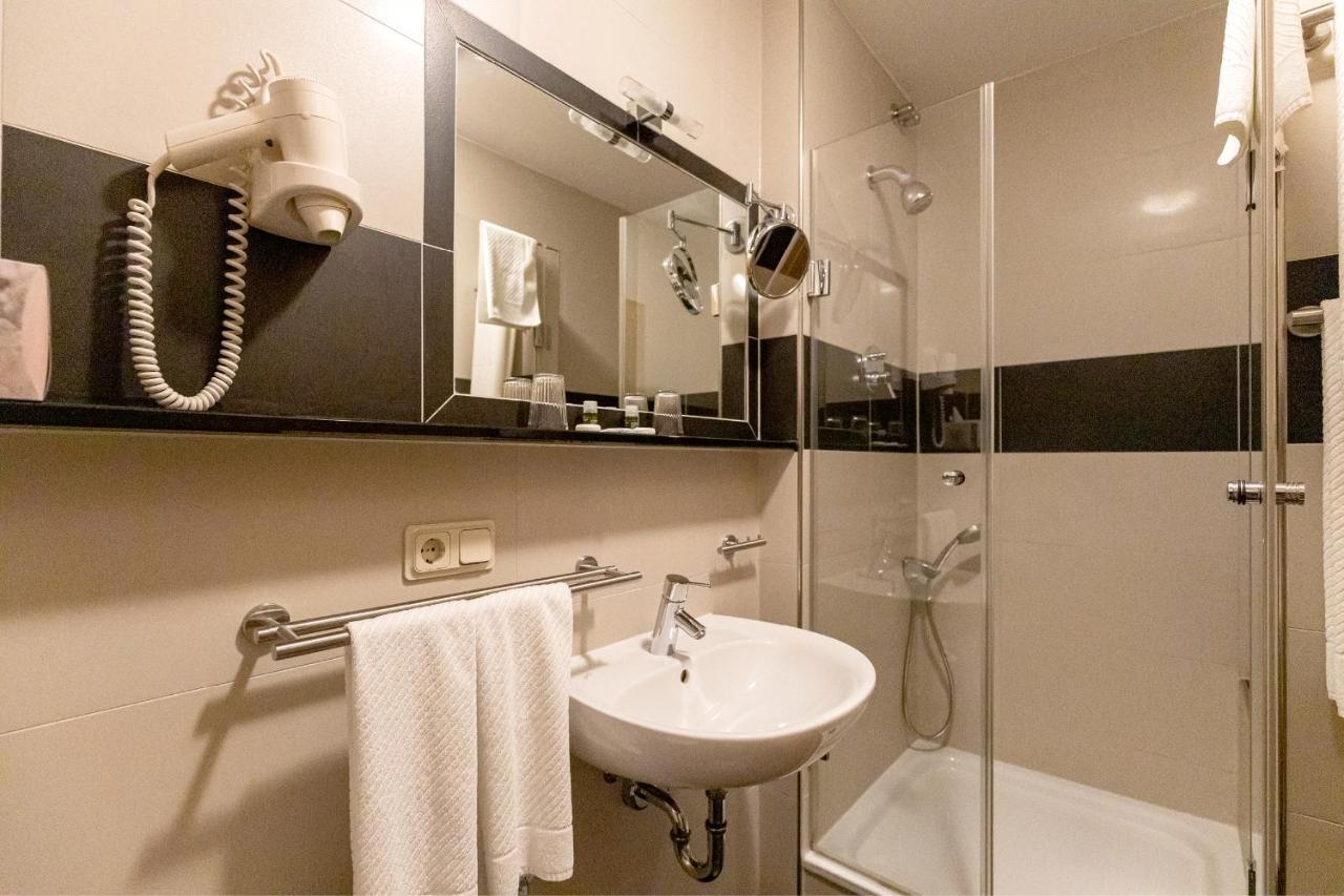 Hotel Garni " Am Domplatz" 에르푸르트 외부 사진