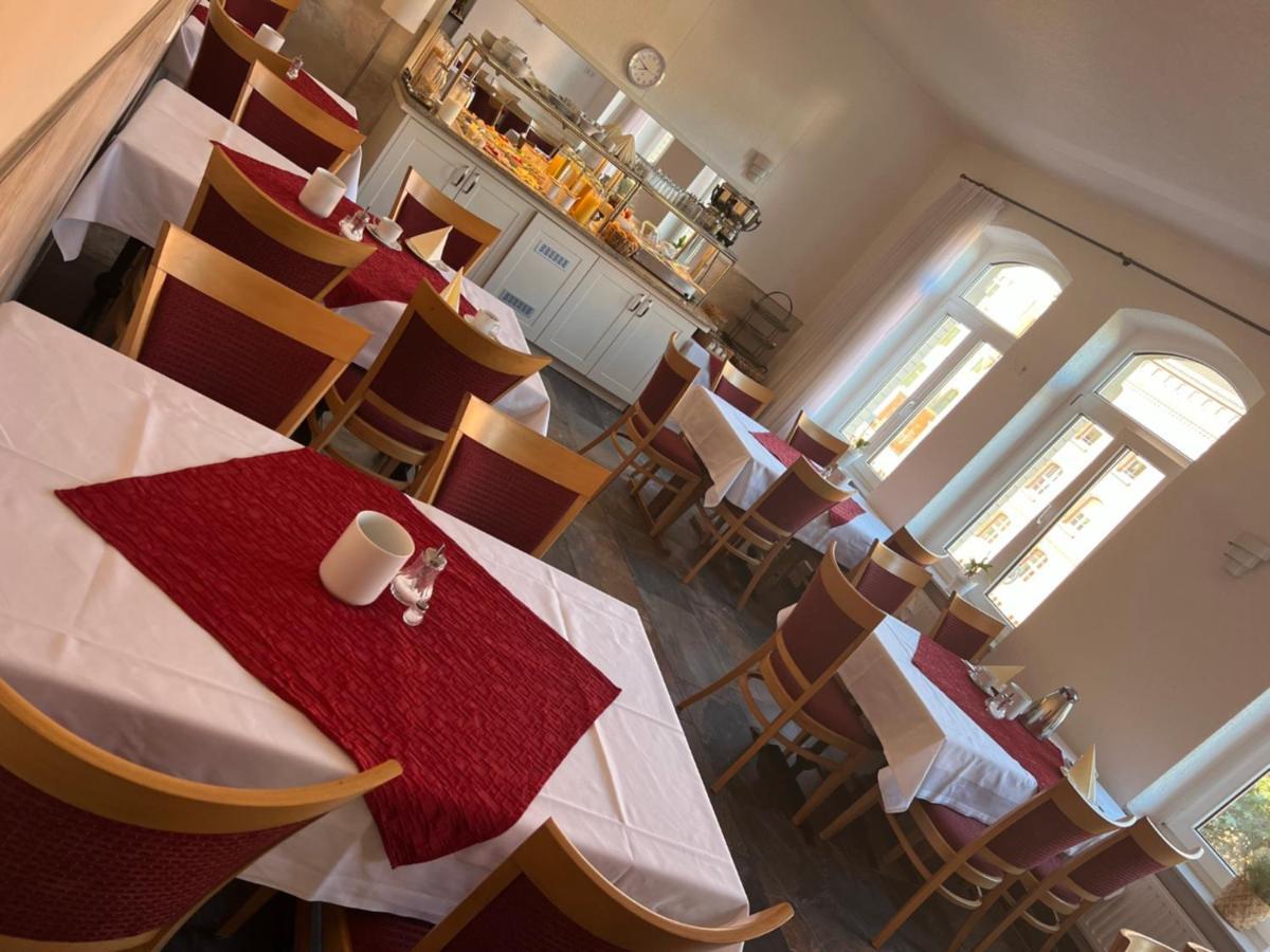 Hotel Garni " Am Domplatz" 에르푸르트 외부 사진