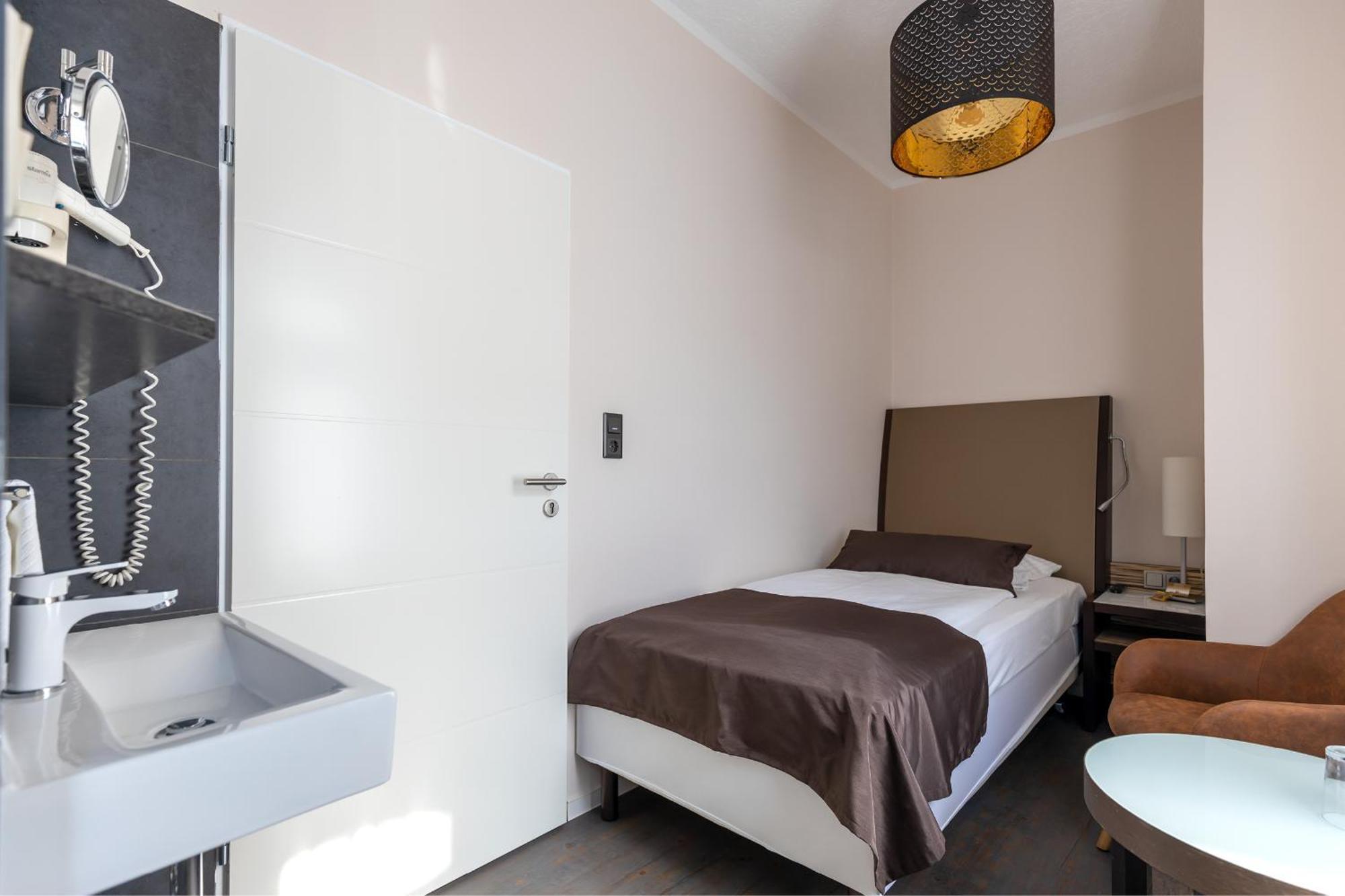 Hotel Garni " Am Domplatz" 에르푸르트 외부 사진